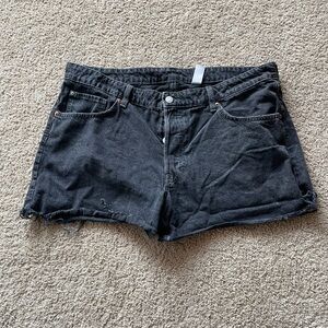 H&M shorts. Black mid waist